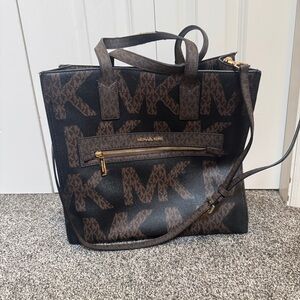 Michael Kors Kenly Large Graphic Logo Tote Bag Signature Logo Print